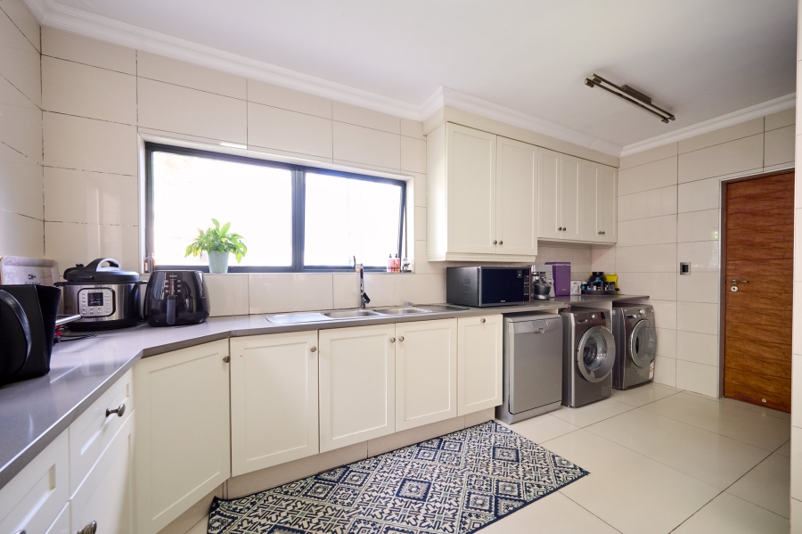 4 Bedroom Property for Sale in Waterfall Country Estate Gauteng