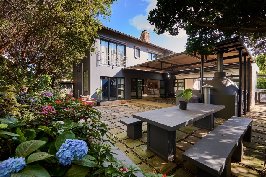 4 Bedroom Property for Sale in Waterfall Country Estate Gauteng