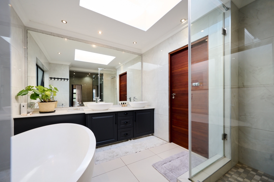 4 Bedroom Property for Sale in Waterfall Country Estate Gauteng