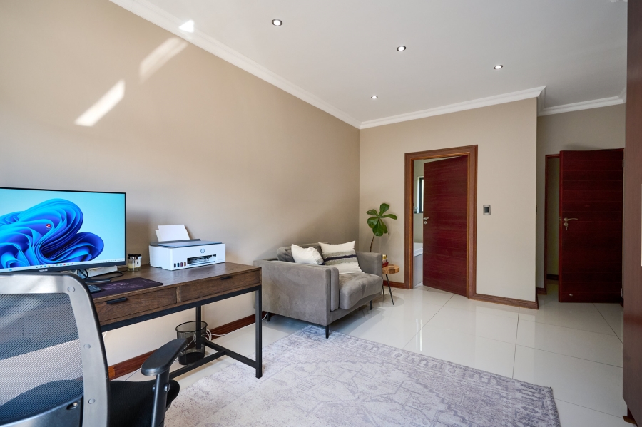 4 Bedroom Property for Sale in Waterfall Country Estate Gauteng