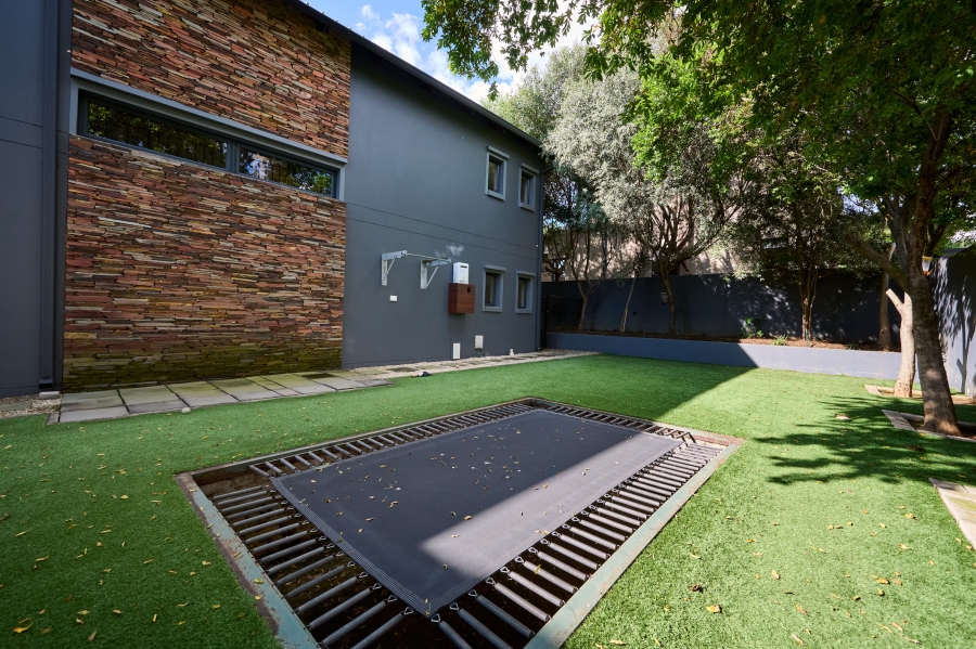 4 Bedroom Property for Sale in Waterfall Country Estate Gauteng