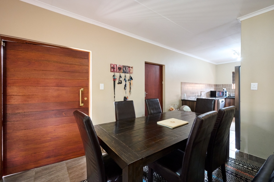 4 Bedroom Property for Sale in Noordwyk Gauteng