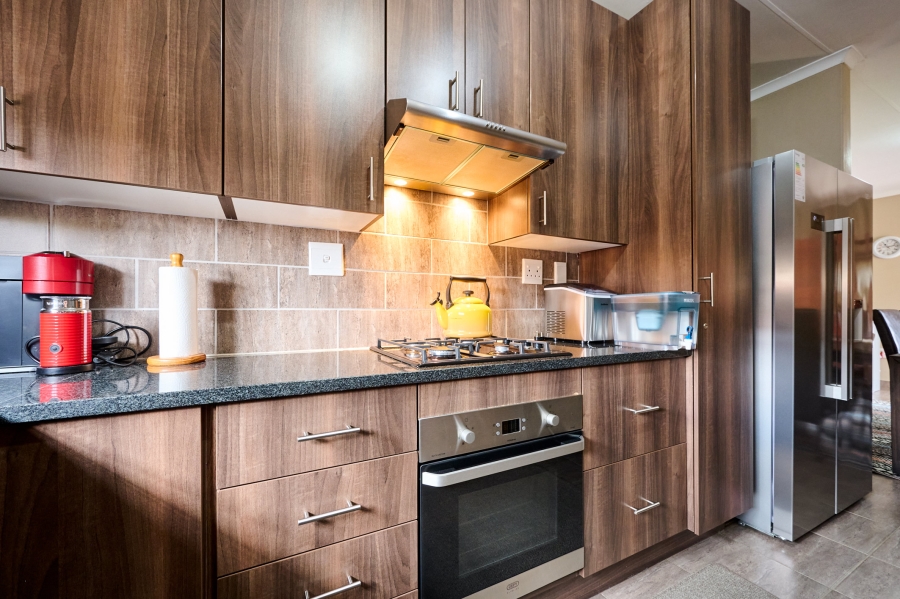 4 Bedroom Property for Sale in Noordwyk Gauteng