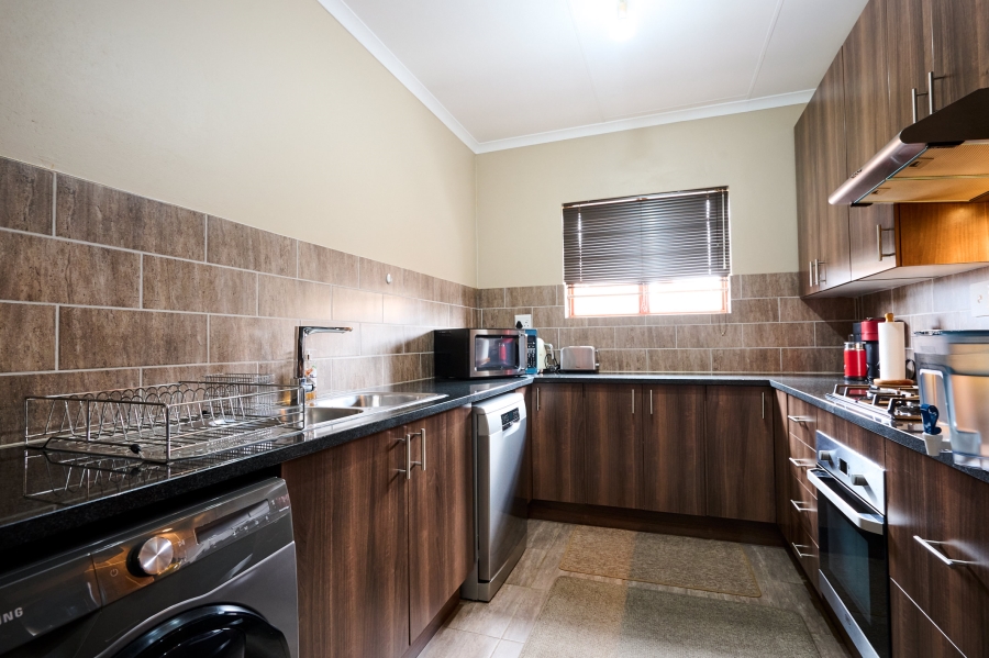 4 Bedroom Property for Sale in Noordwyk Gauteng