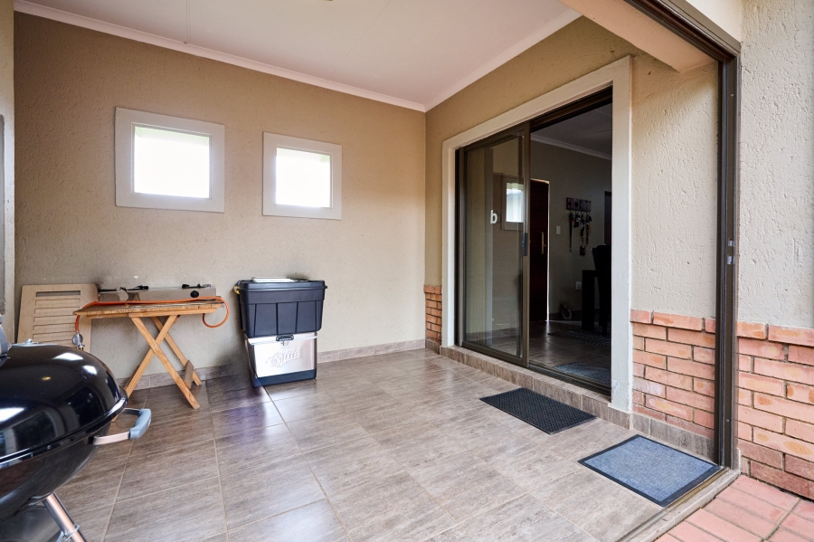 4 Bedroom Property for Sale in Noordwyk Gauteng