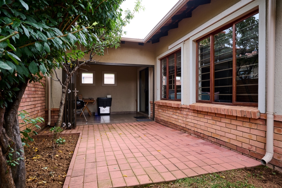 4 Bedroom Property for Sale in Noordwyk Gauteng