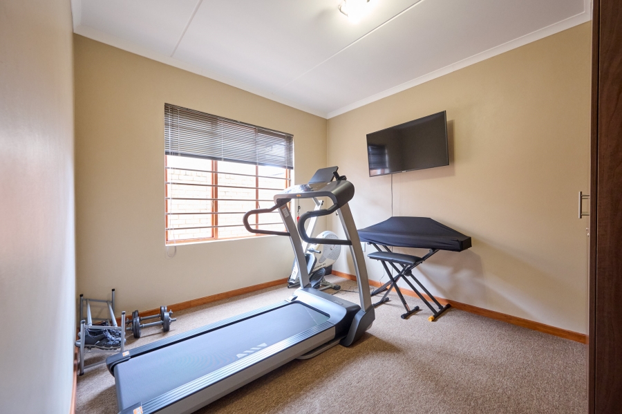 4 Bedroom Property for Sale in Noordwyk Gauteng