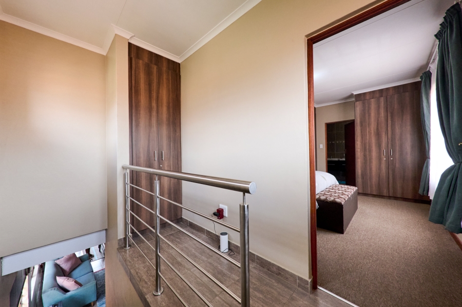 4 Bedroom Property for Sale in Noordwyk Gauteng