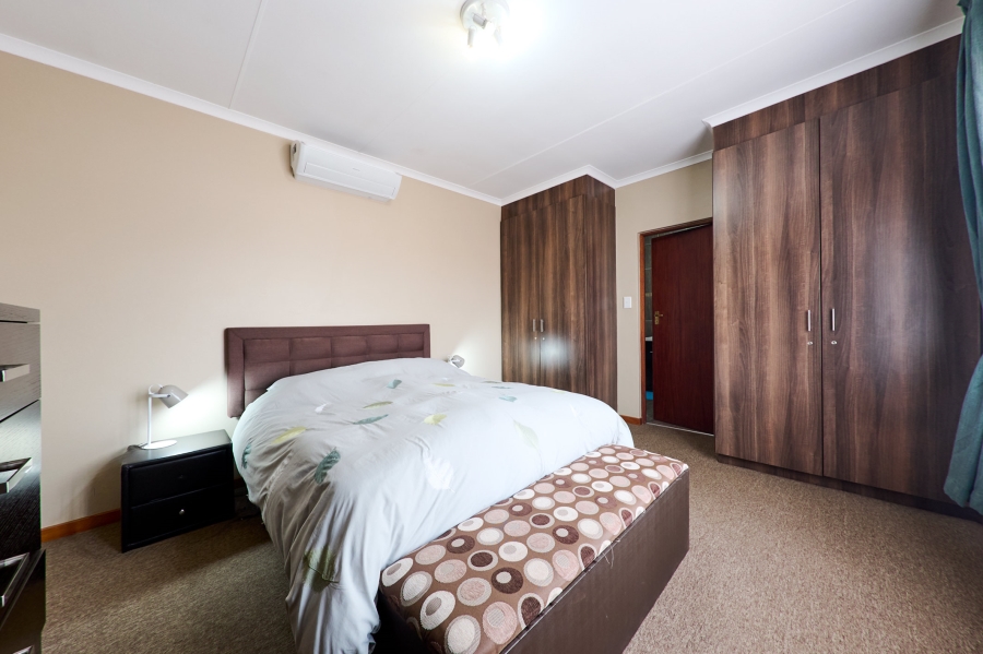 4 Bedroom Property for Sale in Noordwyk Gauteng