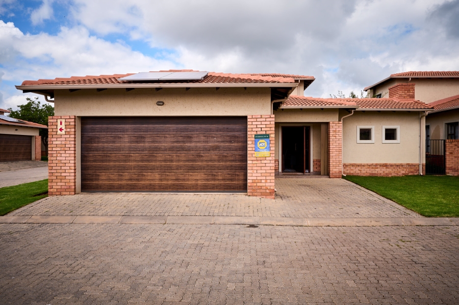 4 Bedroom Property for Sale in Noordwyk Gauteng