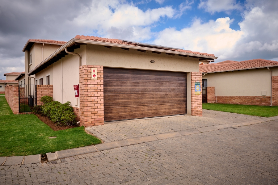 4 Bedroom Property for Sale in Noordwyk Gauteng
