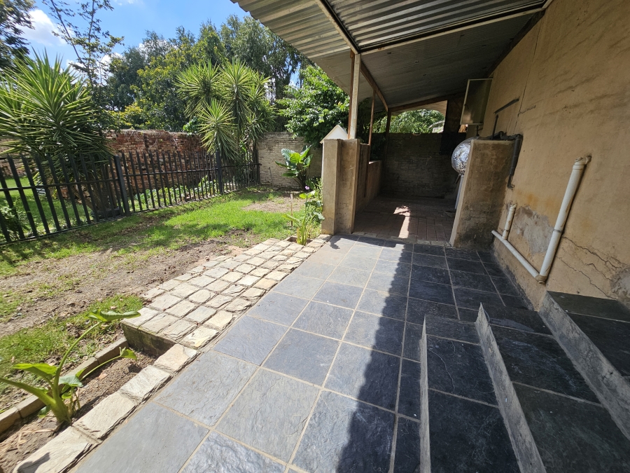 To Let 1 Bedroom Property for Rent in Glenferness Gauteng