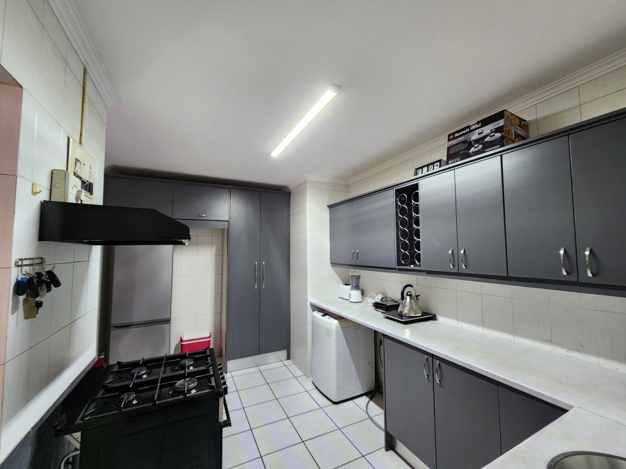 3 Bedroom Property for Sale in La Montagne Gauteng