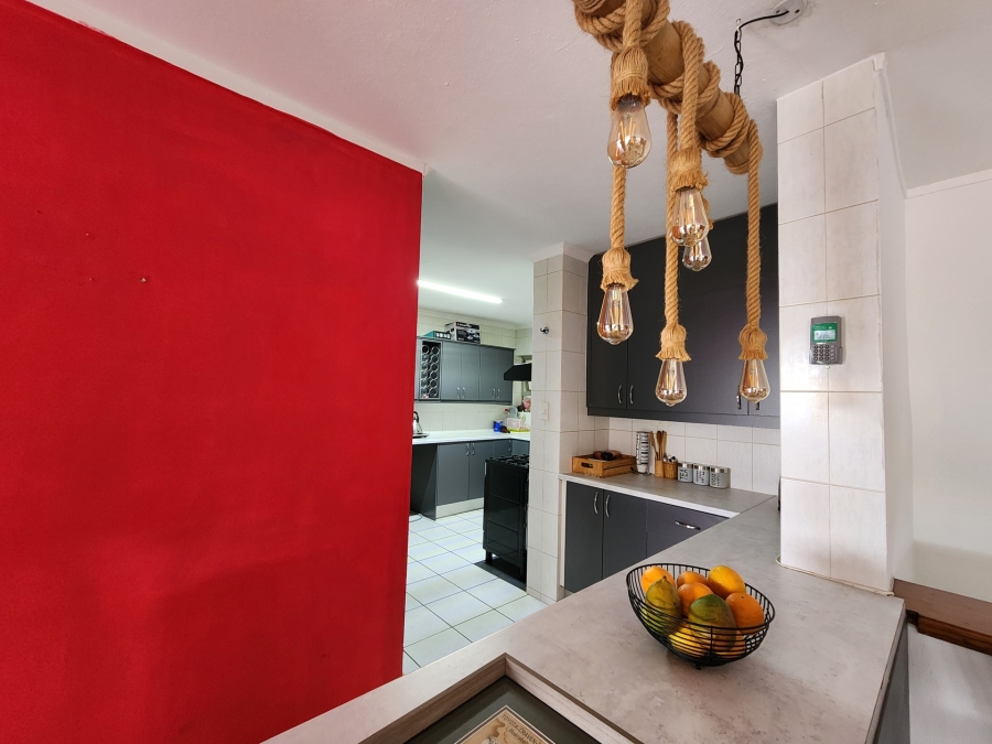 3 Bedroom Property for Sale in La Montagne Gauteng