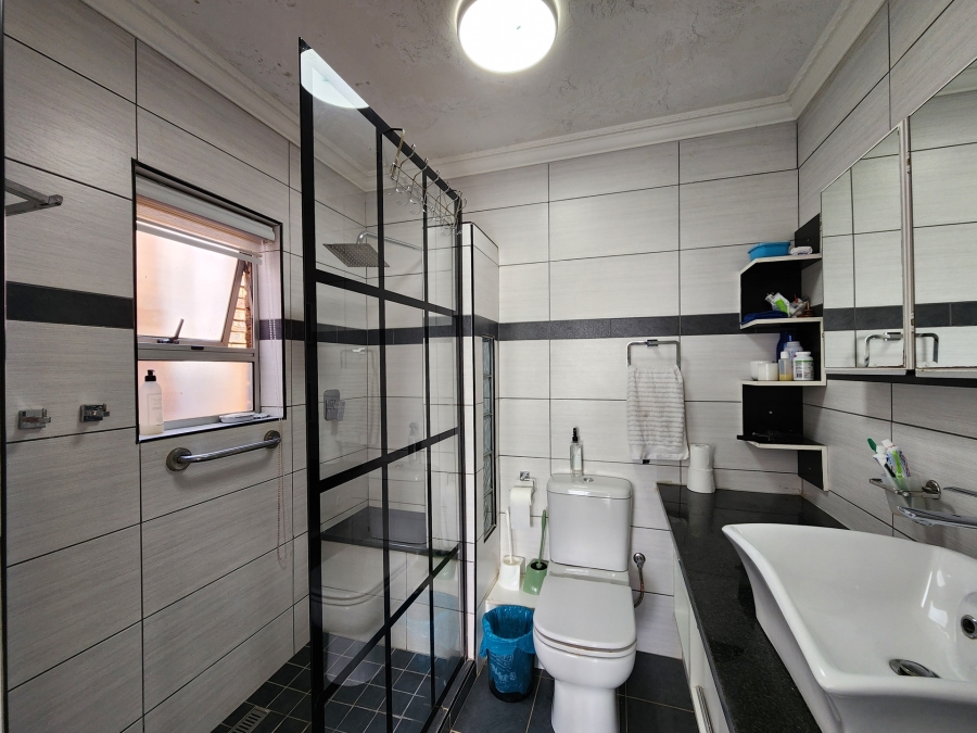 3 Bedroom Property for Sale in La Montagne Gauteng