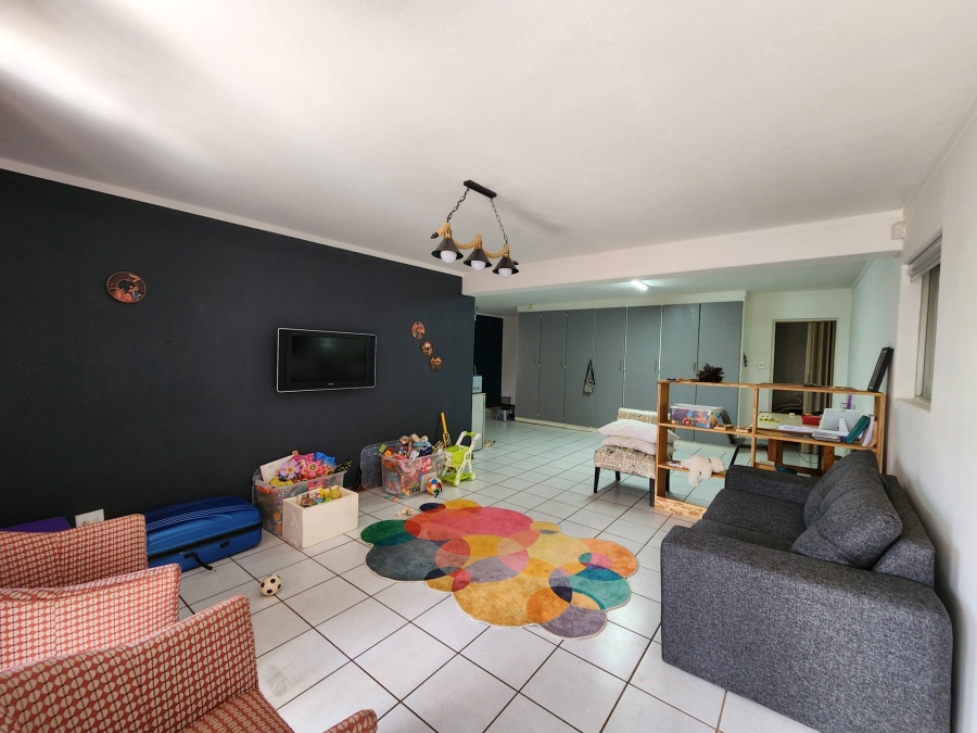 3 Bedroom Property for Sale in La Montagne Gauteng