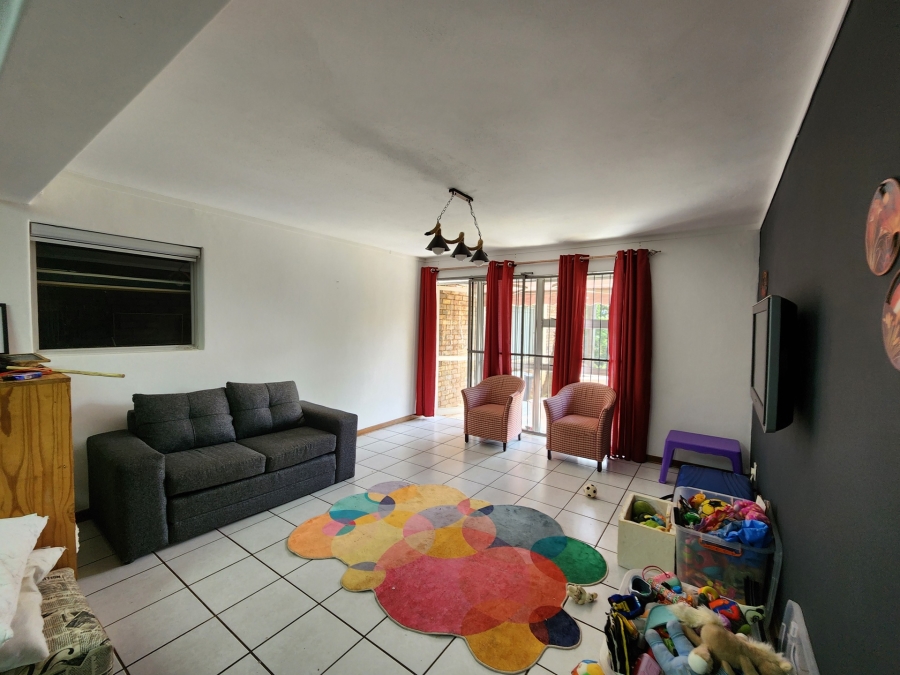 3 Bedroom Property for Sale in La Montagne Gauteng