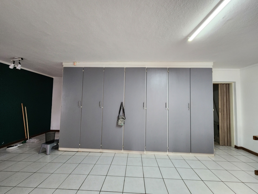 3 Bedroom Property for Sale in La Montagne Gauteng