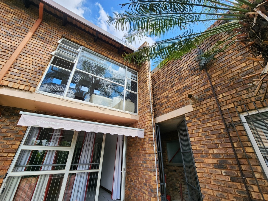 3 Bedroom Property for Sale in La Montagne Gauteng