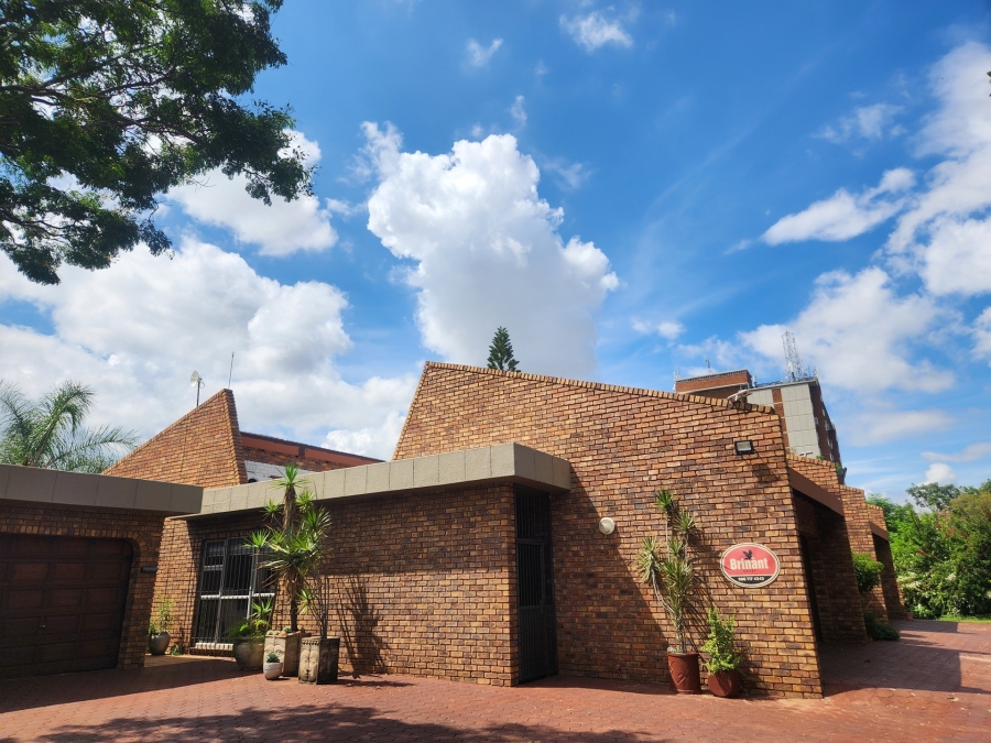 3 Bedroom Property for Sale in La Montagne Gauteng