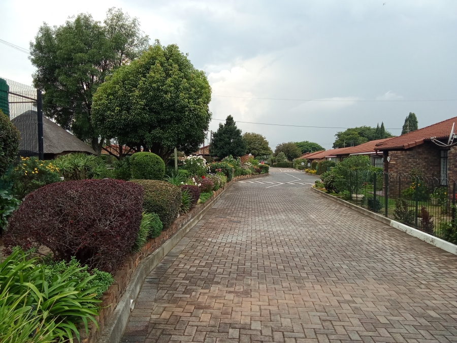 3 Bedroom Property for Sale in Ontdekkerspark Gauteng