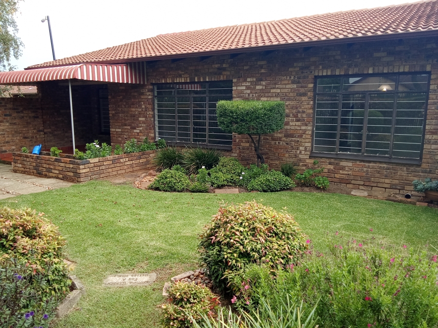 3 Bedroom Property for Sale in Ontdekkerspark Gauteng