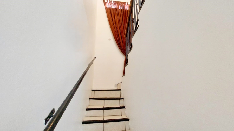 4 Bedroom Property for Sale in Helikonpark Gauteng