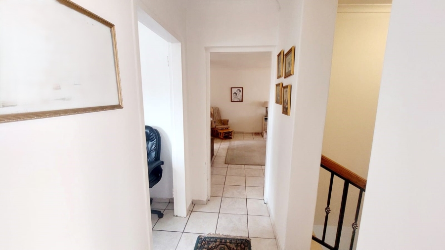 4 Bedroom Property for Sale in Helikonpark Gauteng