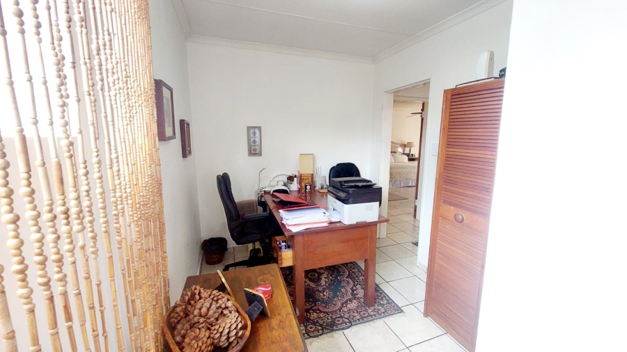 4 Bedroom Property for Sale in Helikonpark Gauteng