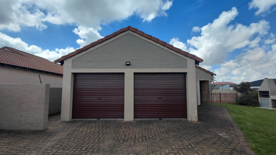 3 Bedroom Property for Sale in Eike Park Gauteng