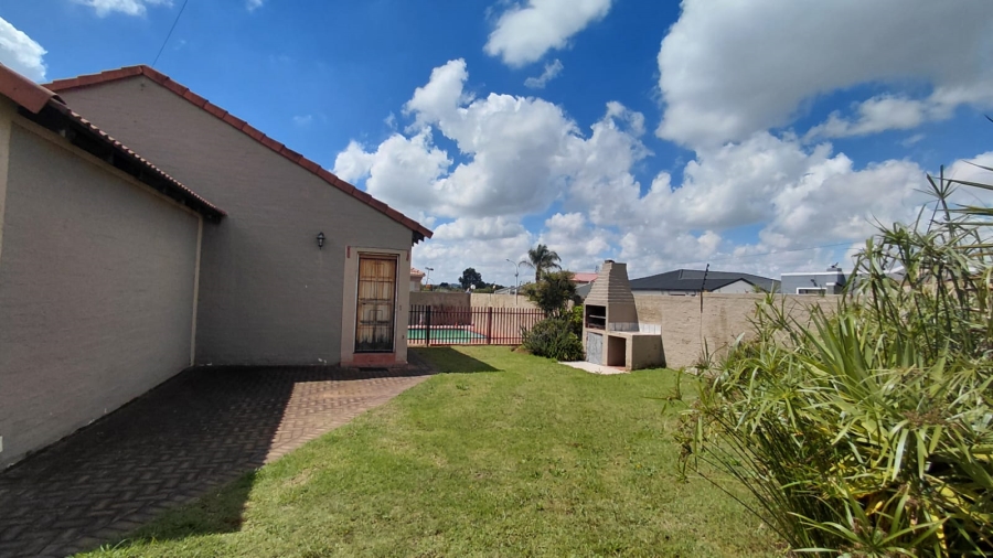 3 Bedroom Property for Sale in Eike Park Gauteng