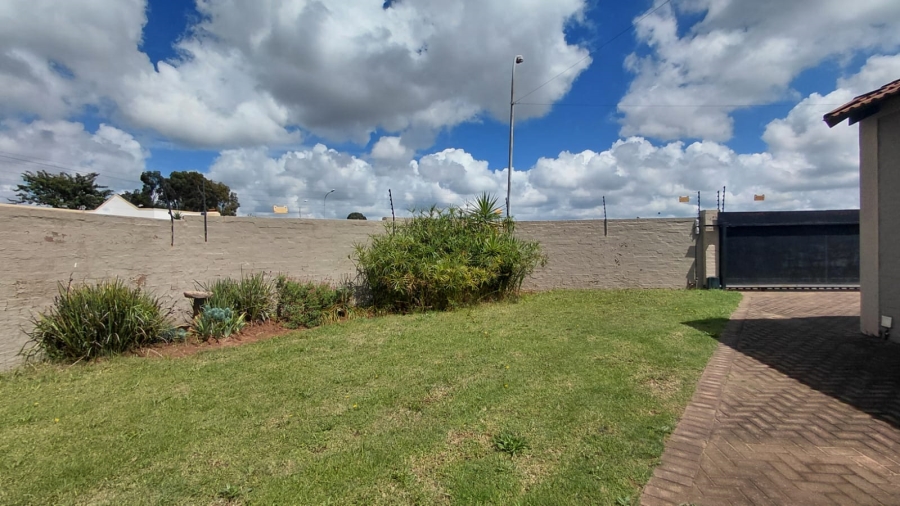 3 Bedroom Property for Sale in Eike Park Gauteng