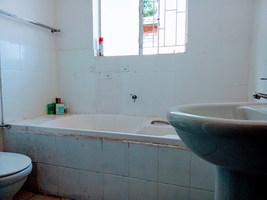 2 Bedroom Property for Sale in Groblerpark Gauteng