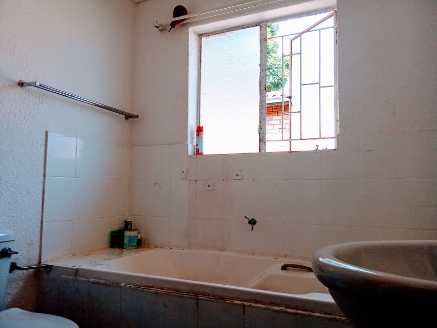 2 Bedroom Property for Sale in Groblerpark Gauteng