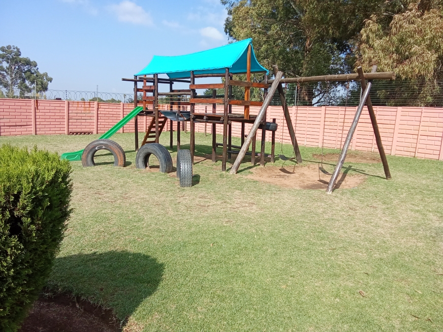 2 Bedroom Property for Sale in Groblerpark Gauteng