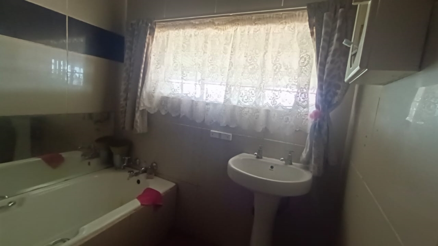 4 Bedroom Property for Sale in Pelzvale A H Gauteng