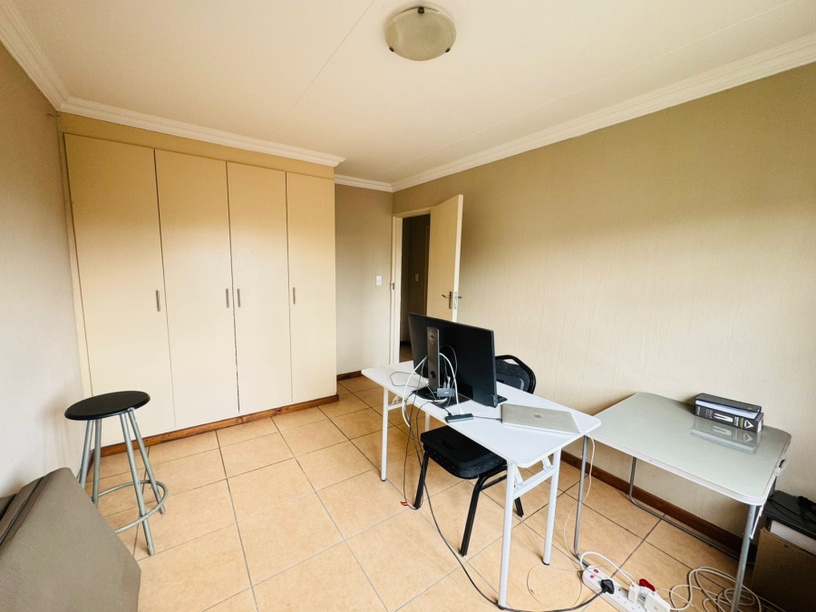 2 Bedroom Property for Sale in Olympus AH Gauteng