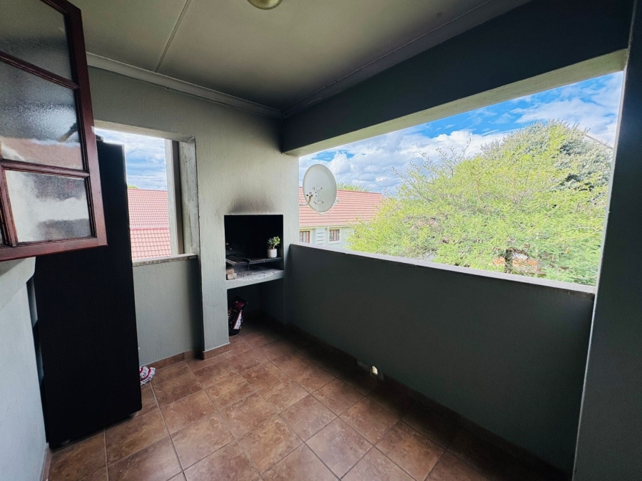 2 Bedroom Property for Sale in Olympus AH Gauteng