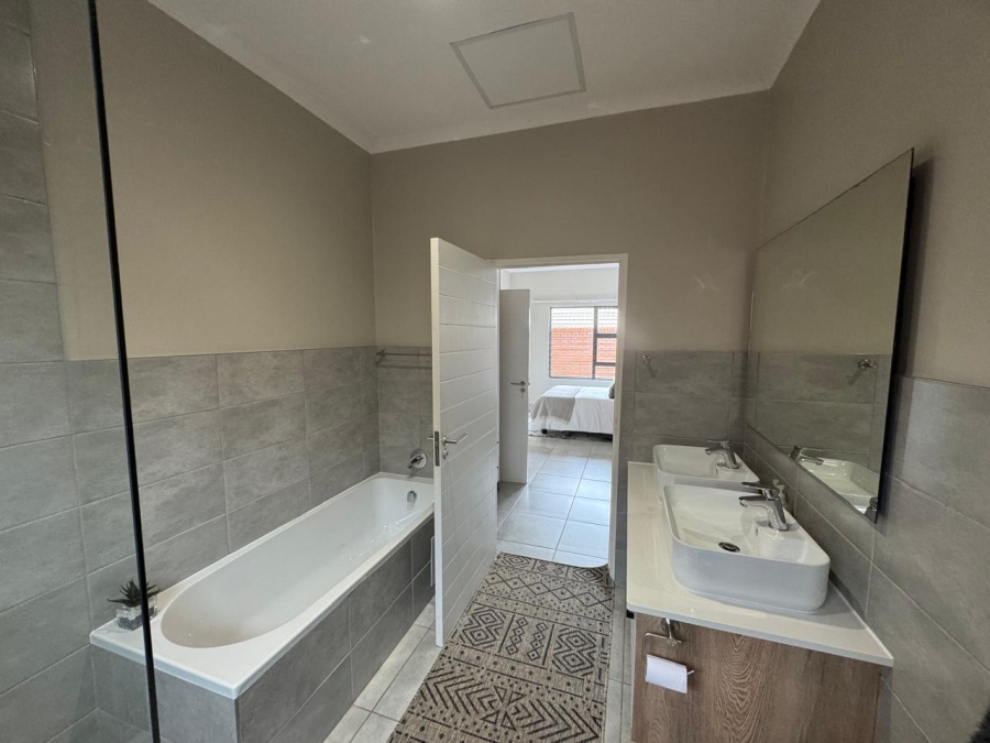 3 Bedroom Property for Sale in Olympus AH Gauteng