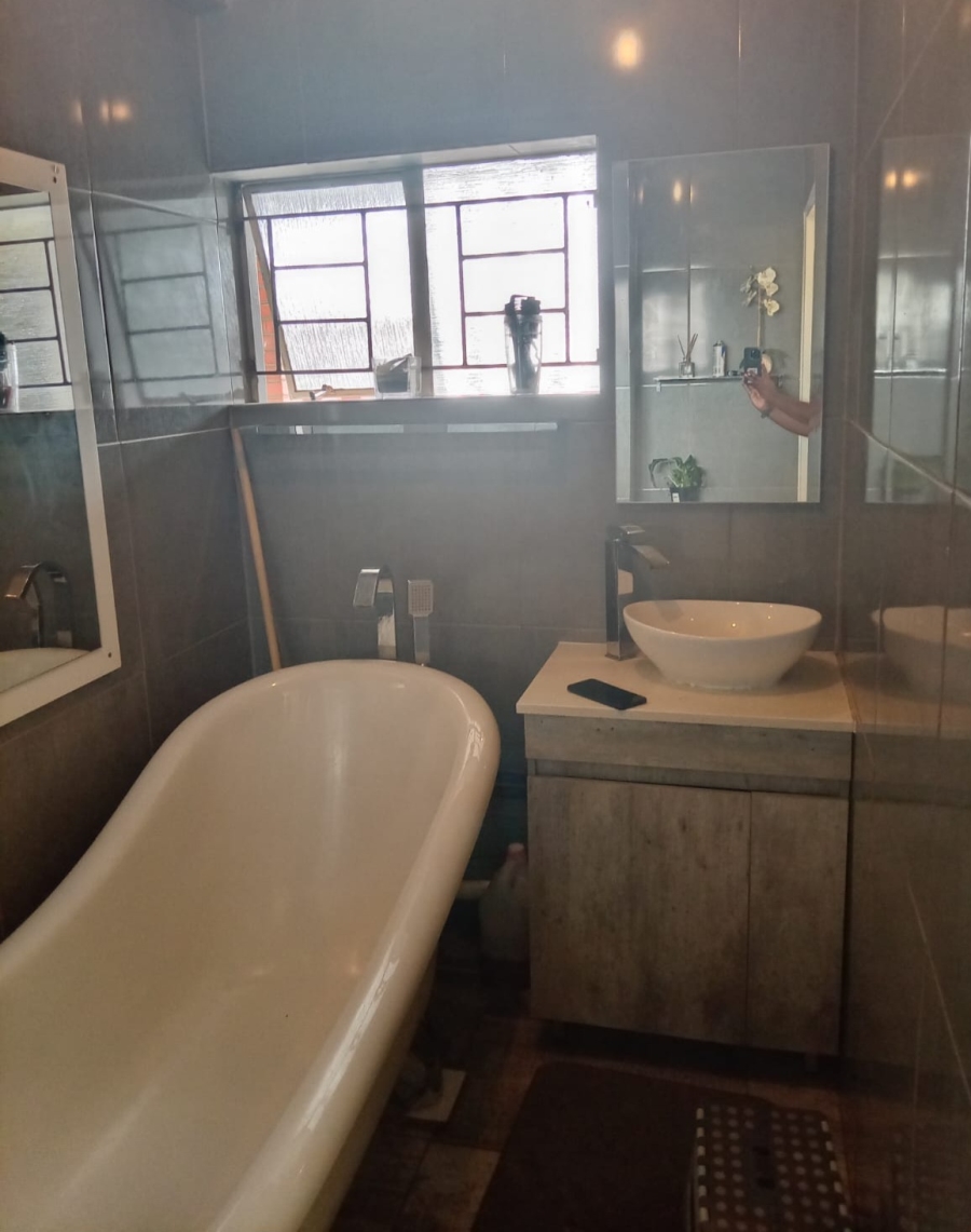 2 Bedroom Property for Sale in Kempton Park Central Gauteng