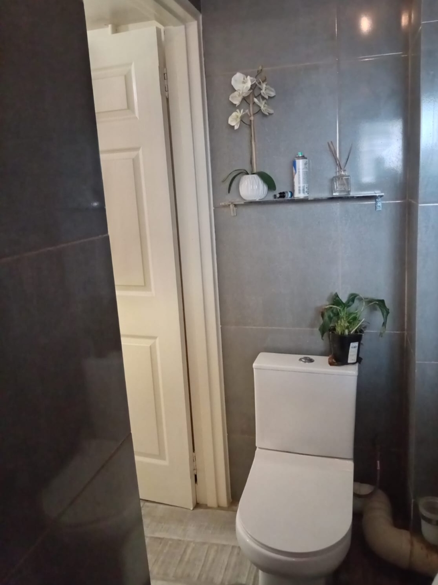 2 Bedroom Property for Sale in Kempton Park Central Gauteng