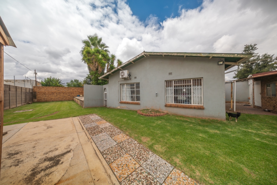 2 Bedroom Property for Sale in Wychwood Gauteng