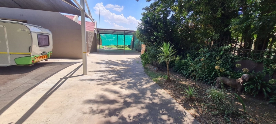 4 Bedroom Property for Sale in Bedworth Park Gauteng