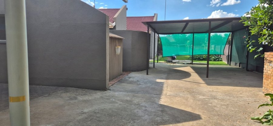4 Bedroom Property for Sale in Bedworth Park Gauteng