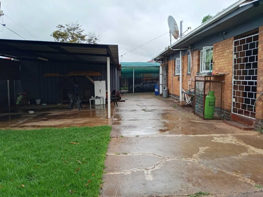 4 Bedroom Property for Sale in Vanderbijlpark Cw 6 Gauteng