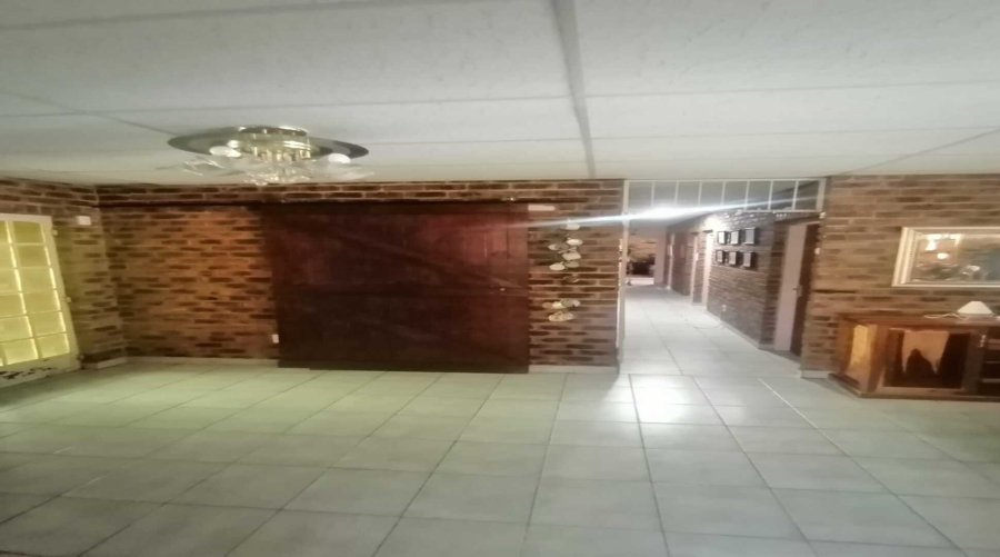 3 Bedroom Property for Sale in Vaaloewer Gauteng