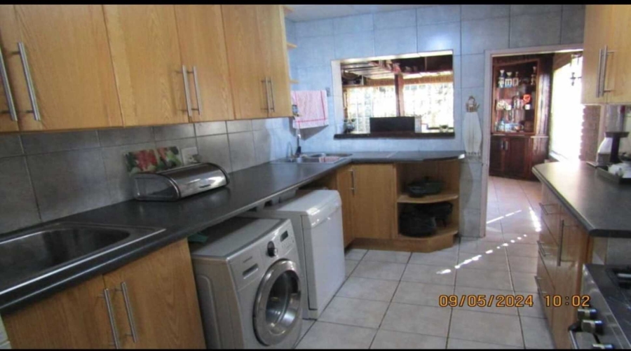 3 Bedroom Property for Sale in Vaaloewer Gauteng