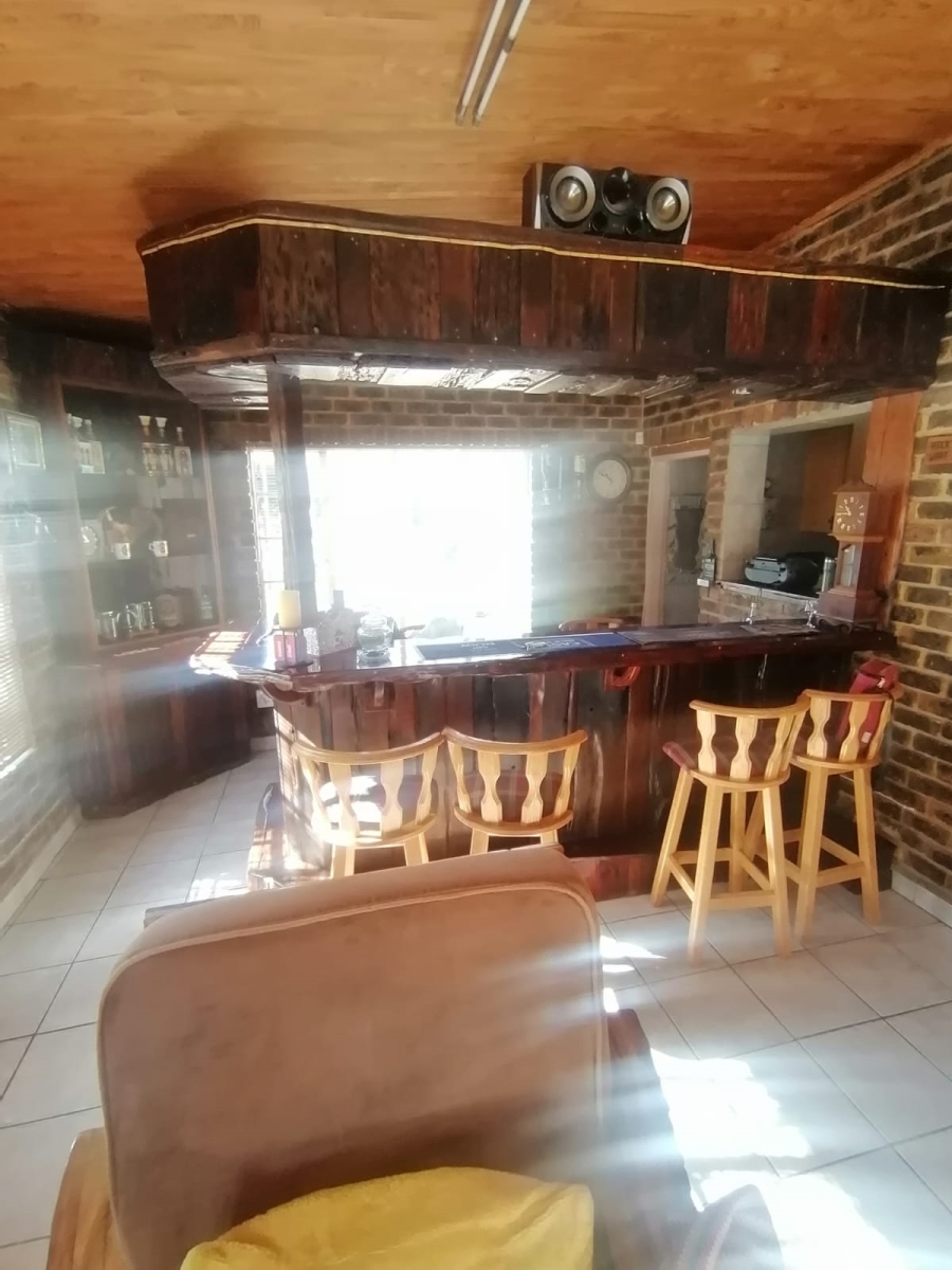 3 Bedroom Property for Sale in Vaaloewer Gauteng