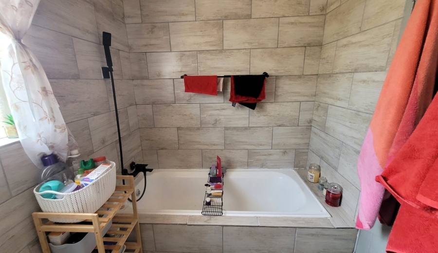 3 Bedroom Property for Sale in Annlin Gauteng