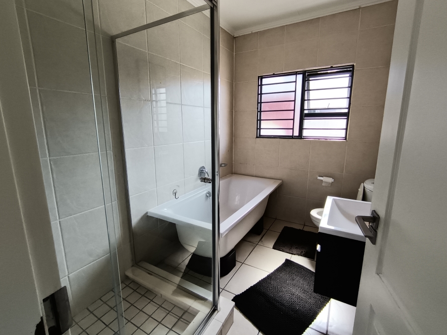 2 Bedroom Property for Sale in Gleneagles Gauteng